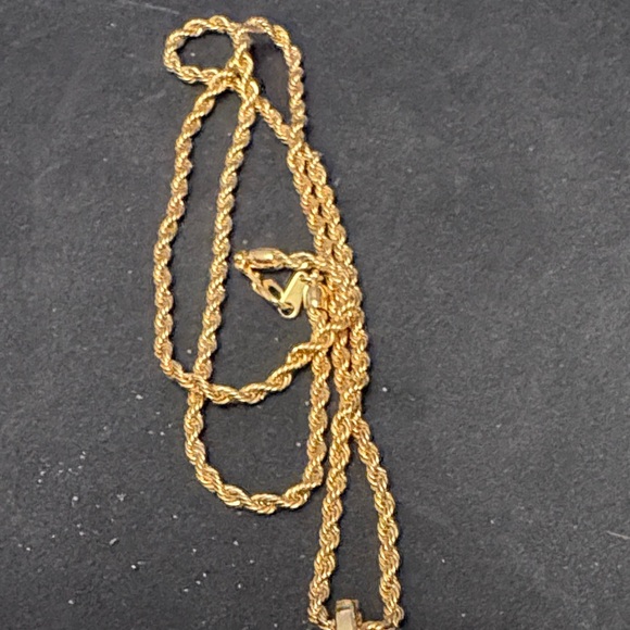 Elegant Gold Colour Signed Edger Berebi Cameo Pendant Necklace (Rare And Unique) - Picture 7 of 13